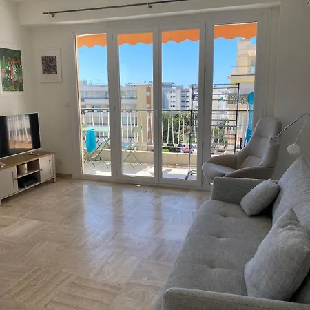Yafi Velasquez Apartamento *